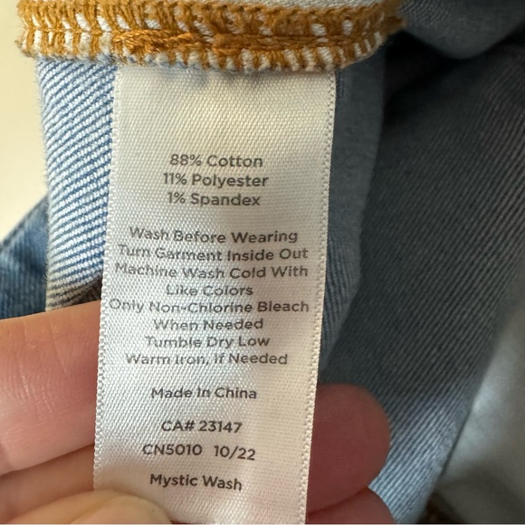 Talbots Sailor Straight Leg Cropped Trouser Jeans in Mystic. High Rise. Size 8 - Picture 10 of 13